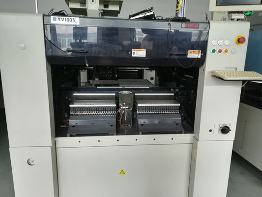 خط تجميع LED / PCB YAMAHA اختار ووضع آلة SMD YV100XG آلة تركيب الشريحة